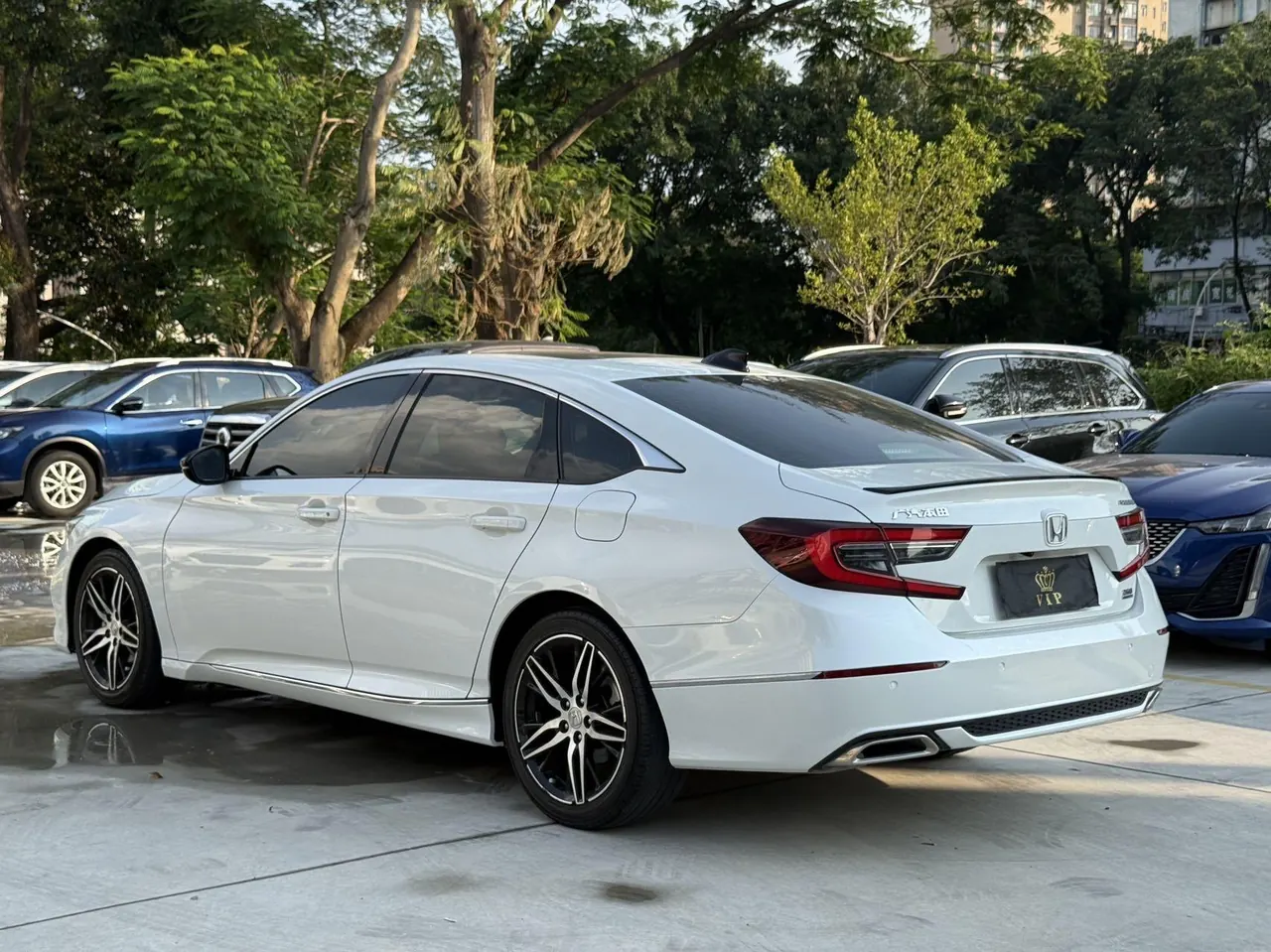 Honda 2022 10th Generation Accord 1.5T Stepless 260TURBO Magic Night Premium Edition Automatic Gear 4