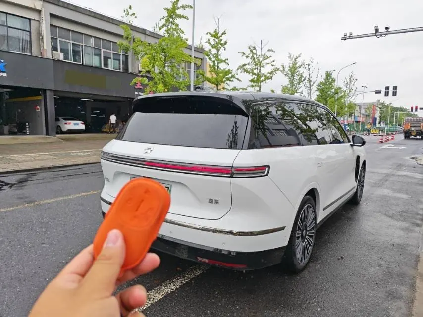 NIO 2026 ES8 6-seat executive deluxe automatic gear 3