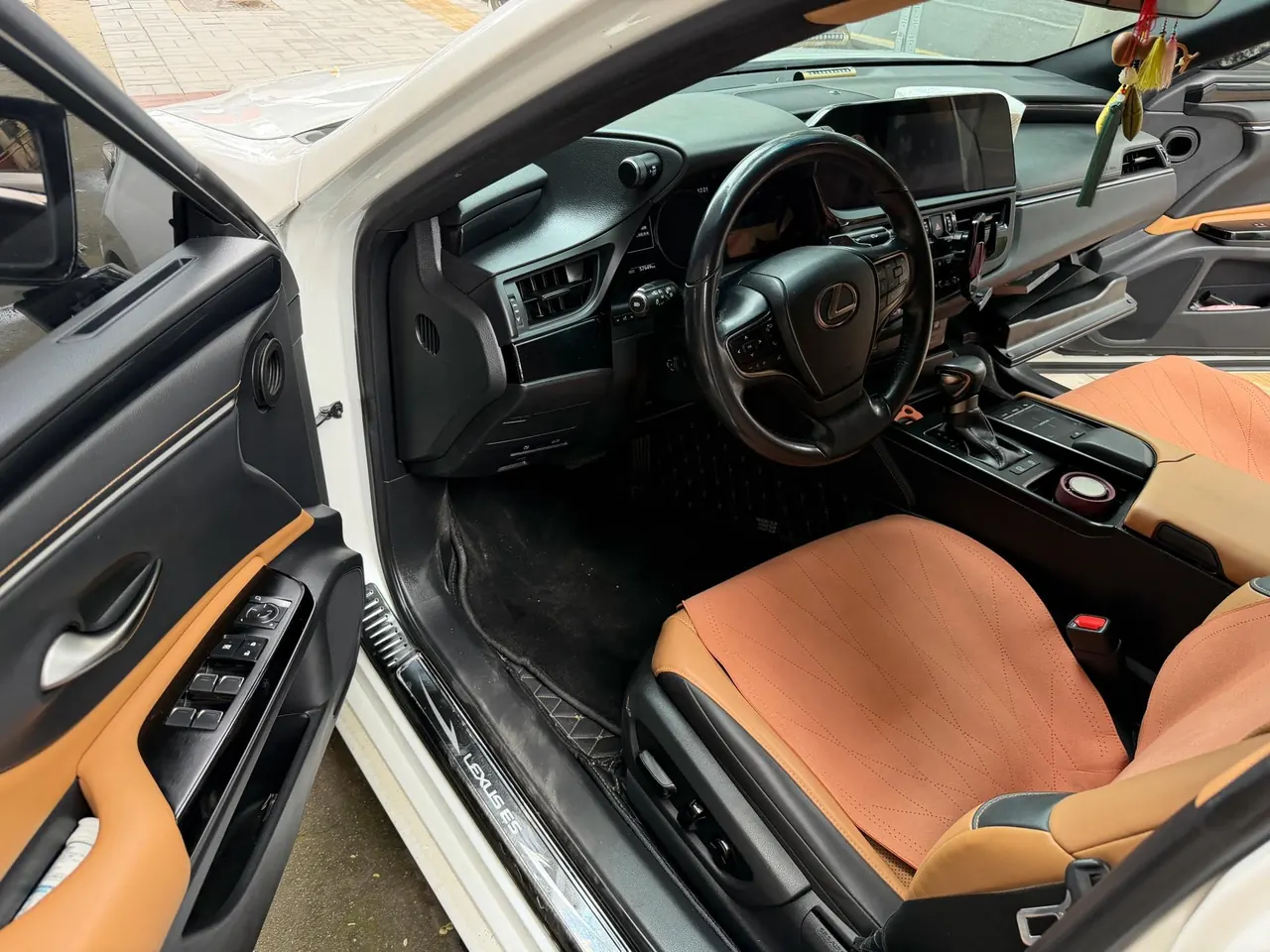 Lexus ES (Imported) 2022 ES200 2.0 Stepless Premium Edition Automatic Gear 2