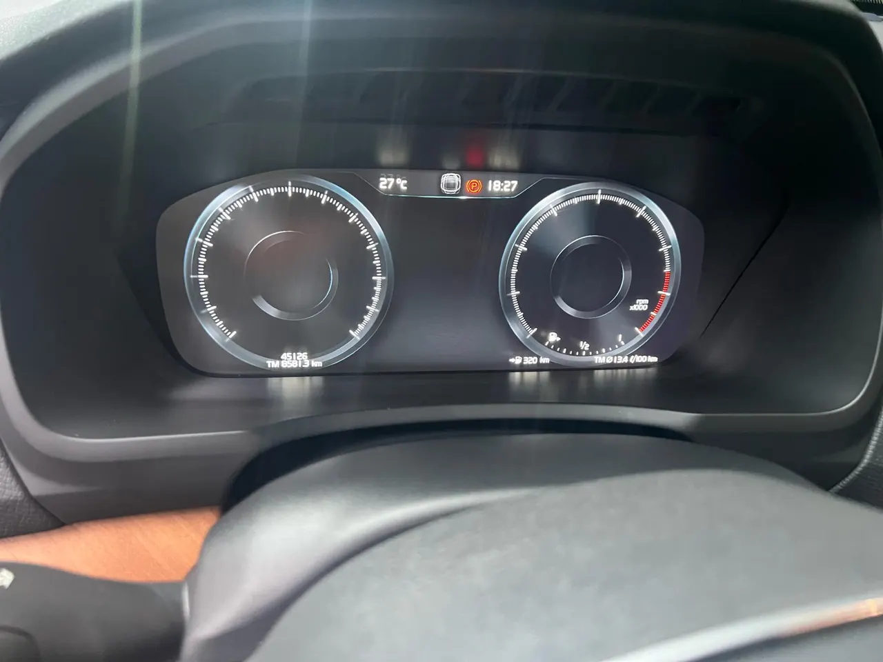 Volvo XC90 (Imported) 2021 XC90 48V 2.0T B6 Zhiyi Deluxe Edition 7-seat Automatic Gear 7