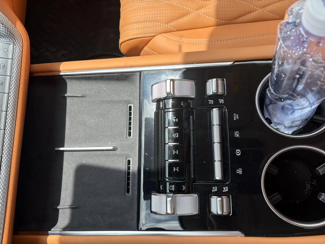 Tank 500 New Energy 2026 Model Tank 500 Hi4-T 2.0T Smart Enjoyment Version Automatic Transmission 10