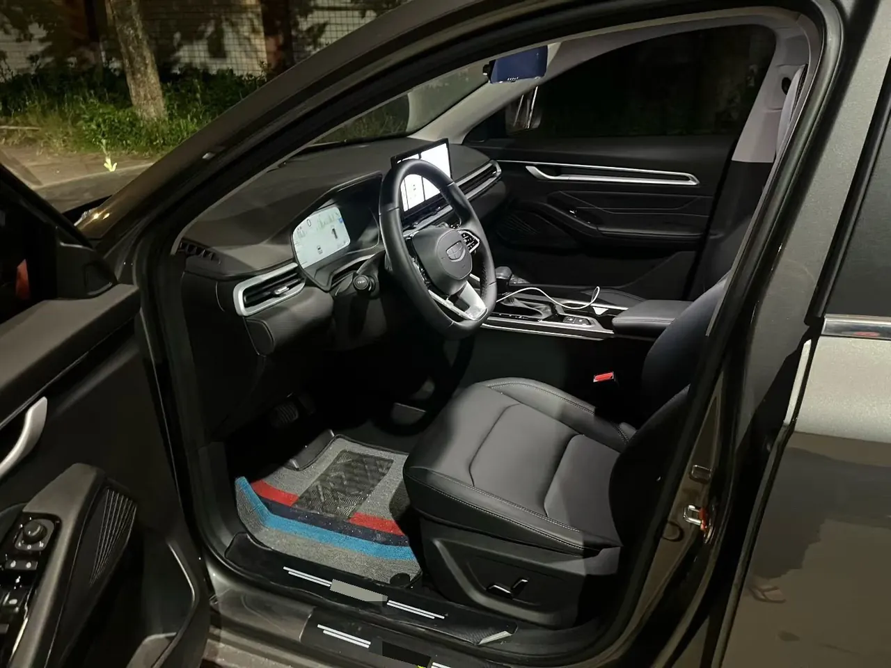 Geely 2026 Emgrand-Sanxiang 1.5 Stepless 4 million Commemorative Flying Automatic 2