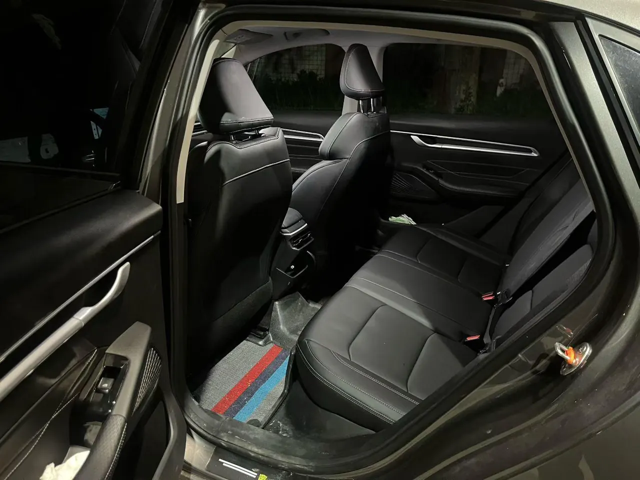 Geely 2026 Emgrand-Sanxiang 1.5 Stepless 4 million Commemorative Flying Automatic 3
