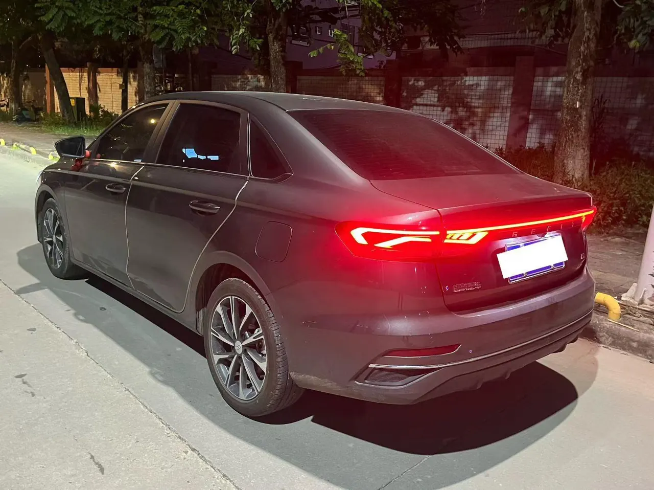 Geely 2026 Emgrand-Sanxiang 1.5 Stepless 4 million Commemorative Flying Automatic 4