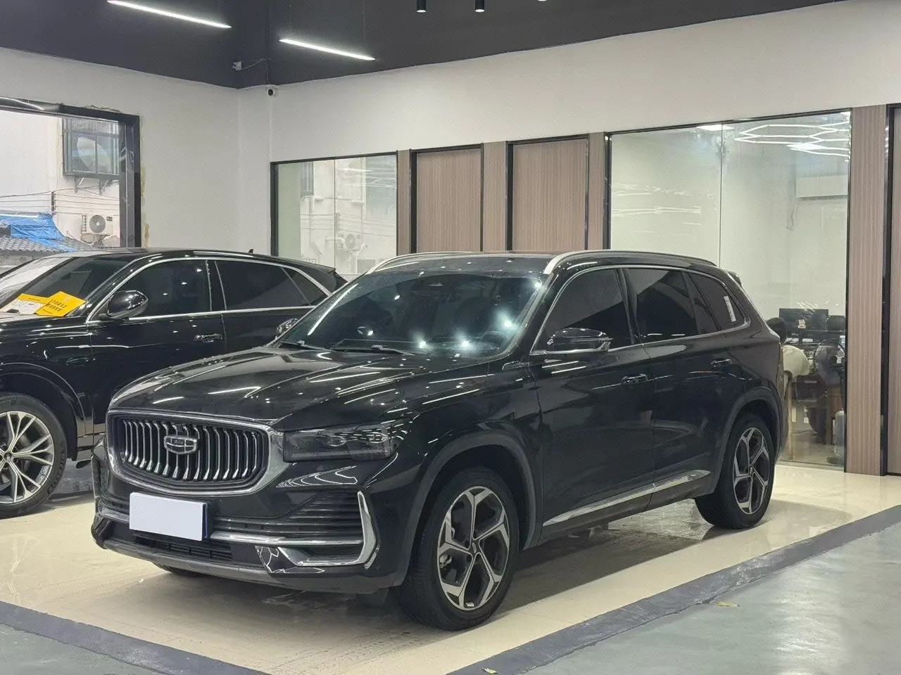 打开图片灯箱:Geely 2026 XingyueL (Monjaro) 2.0TD Changfeng Mountain Version Automatic Gear