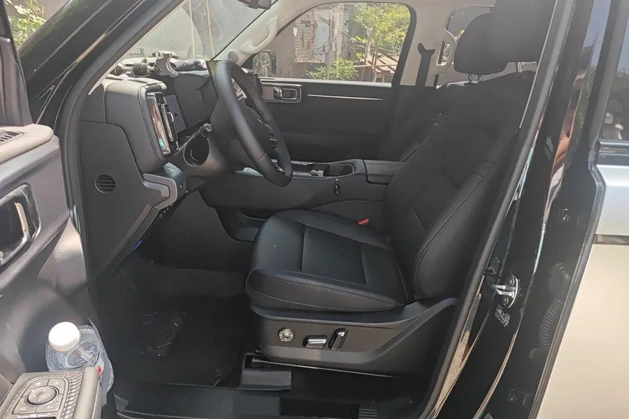 Haval 2026 Raptors PLUS Hi4 1.5T 255 Ultra Pilot Edition Automatic Gear 3