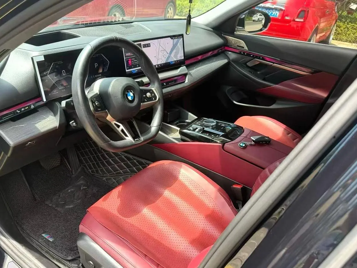 BMW 5 Series 2024 model 530Li 48V 2.0T Leading Edition M Sport Package Automatic 2