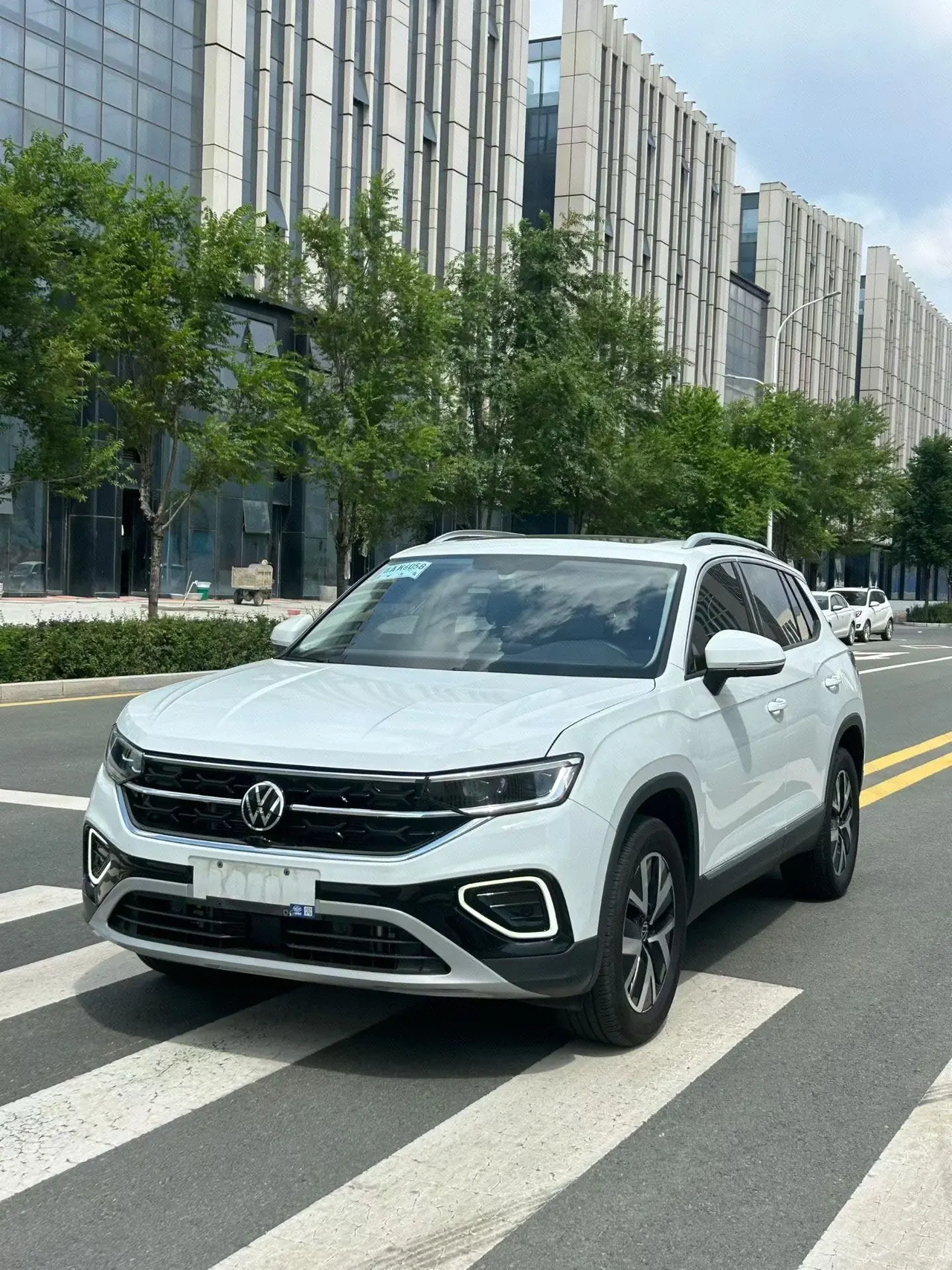 打开图片灯箱:Volkswagen 2024 Tanyue 1.5TSI 300TSI Two-Drive Luxury Plus Advanced Edition Automatic Gear