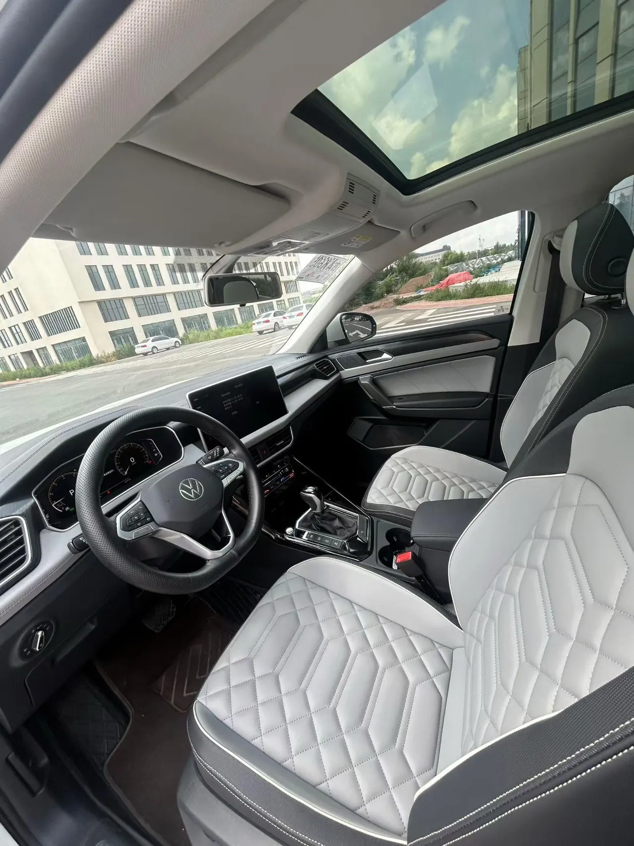 Volkswagen 2024 Tanyue 1.5TSI 300TSI Two-Drive Luxury Plus Advanced Edition Automatic Gear 4