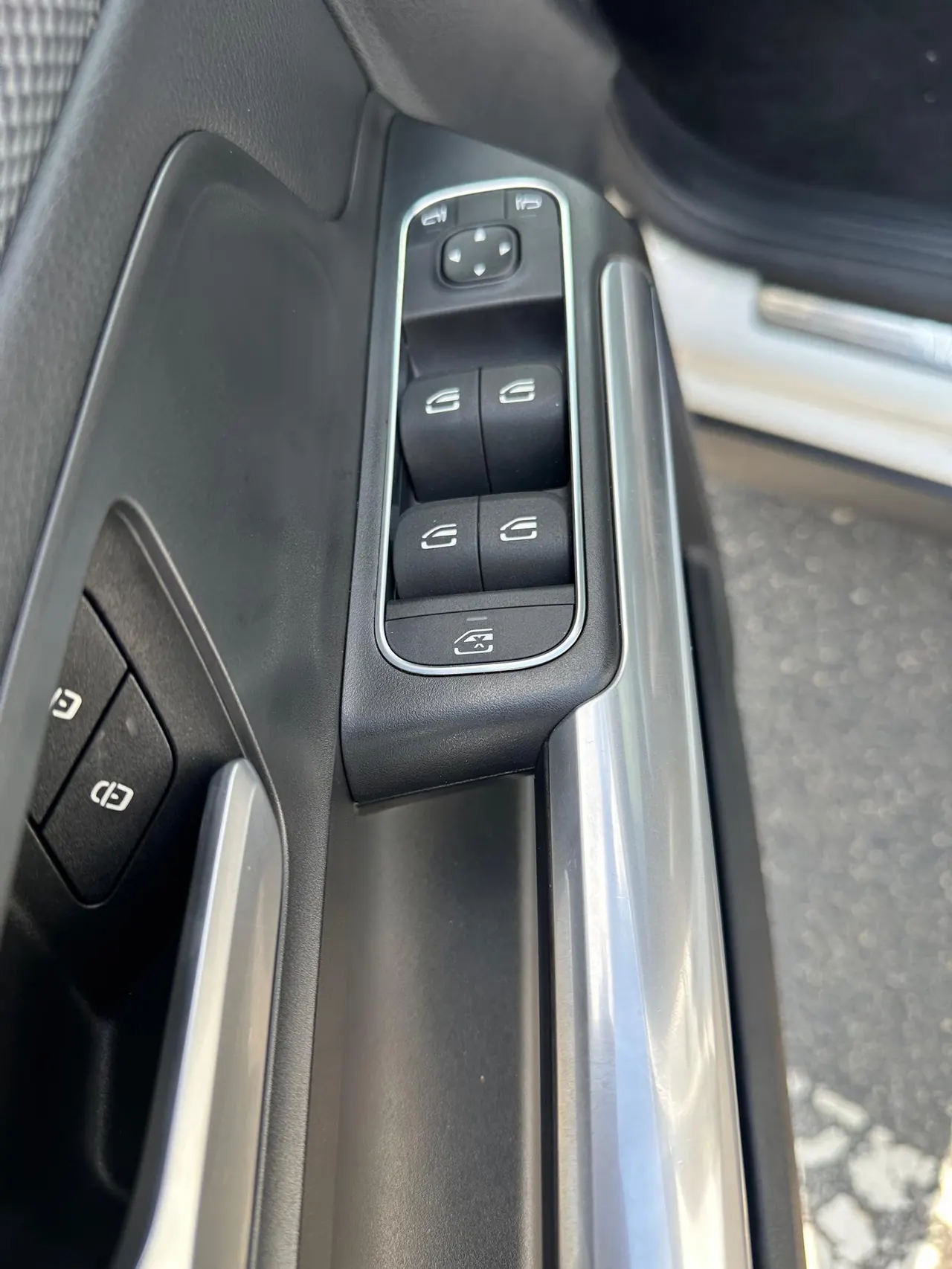 Mercedes Benz 2022 GLA 180 1.3T (modified) automatic gear 10