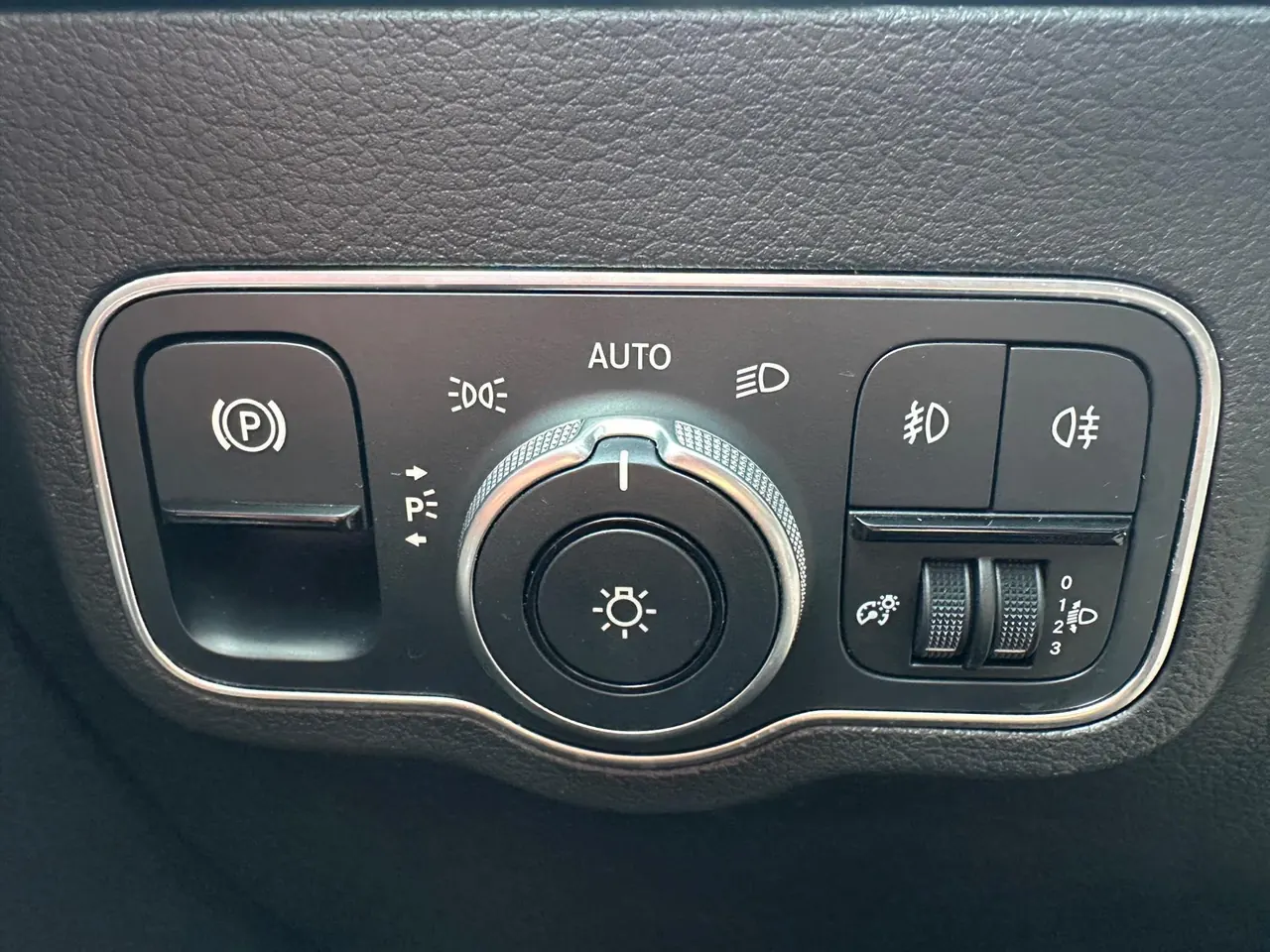 Mercedes Benz 2022 GLA 180 1.3T (modified) automatic gear 12