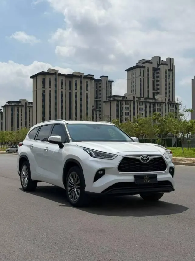 Toyota 2026 Highlander Dual Engine 2.5 Stepless Intelligent Electric Hybrid Four-wheel Drive Deluxe Edition 7-seat Automatic Transmission 3