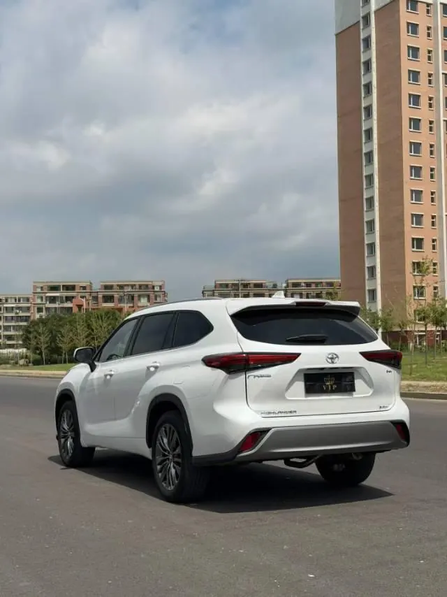 Toyota 2026 Highlander Dual Engine 2.5 Stepless Intelligent Electric Hybrid Four-wheel Drive Deluxe Edition 7-seat Automatic Transmission 7
