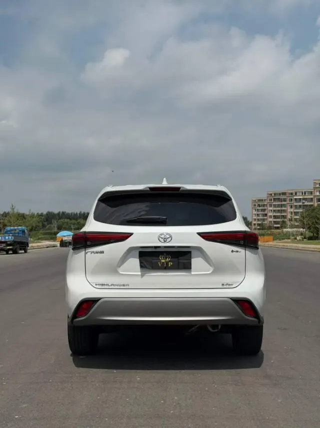 Toyota 2026 Highlander Dual Engine 2.5 Stepless Intelligent Electric Hybrid Four-wheel Drive Deluxe Edition 7-seat Automatic Transmission 8