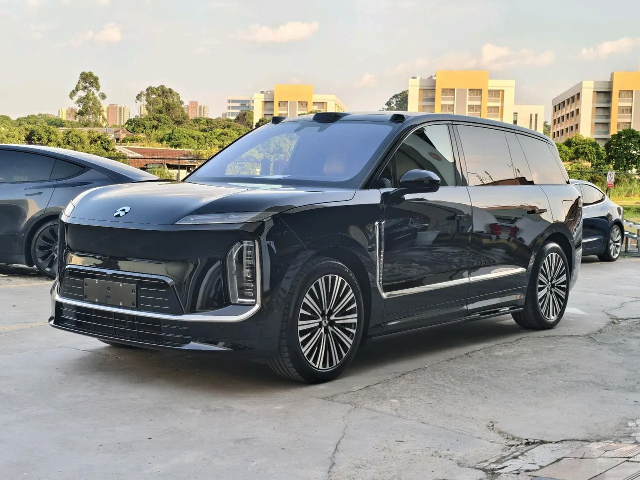 Open image lightbox: NIO 2026 ES 9 102kWh Executive Island Deluxe Automatic Gear