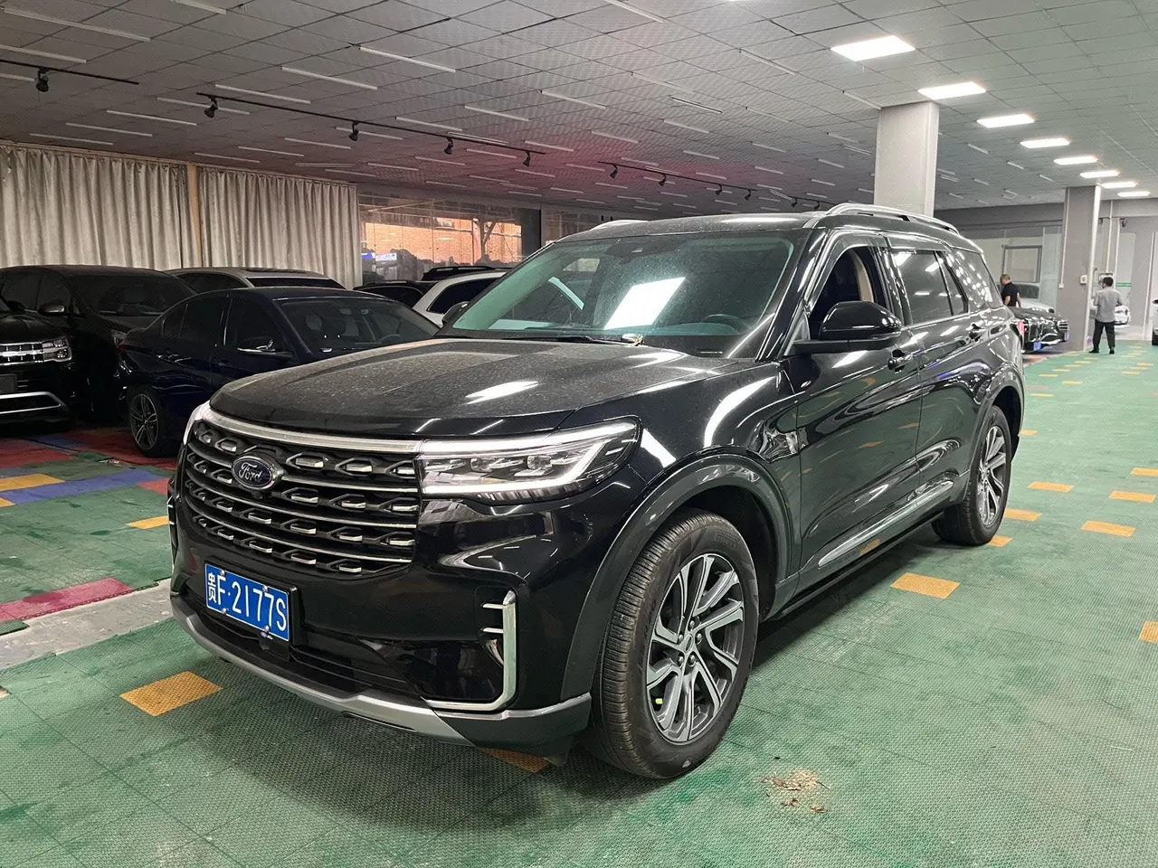 Open image lightbox: Ford 2024 Explorer 2.3T EcoBoost 4-wheel fashion plus 7-seat automatic gear