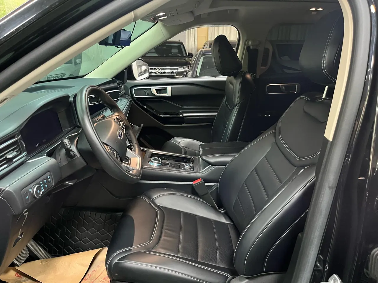 Ford 2024 Explorer 2.3T EcoBoost 4-wheel fashion plus 7-seat automatic gear 4