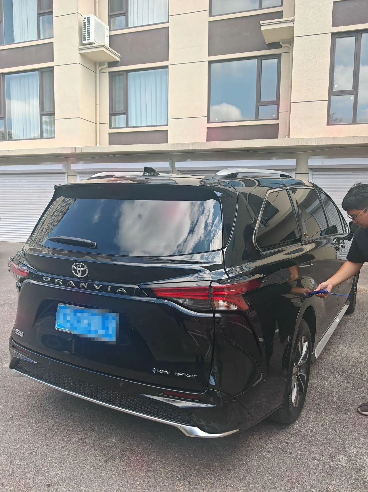 Toyota 2026 Grevia HYBRID 2.5 Stepless Zunjue MAX Four-wheel Drive Automatic Gear 2