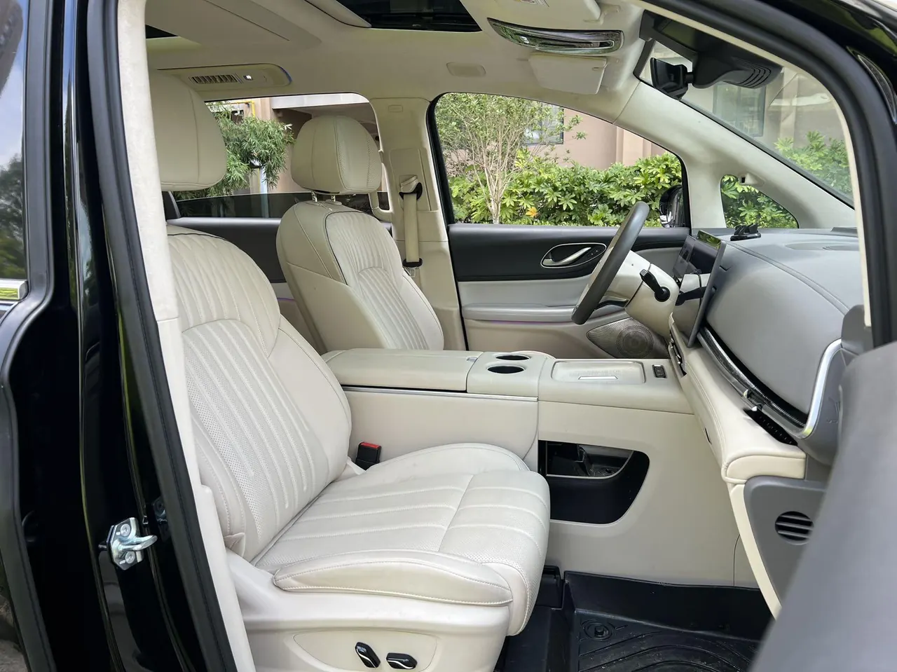 Voyah 2024 Dreamers PHEV 1.5T Long Endurance Premium Edition Automatic Gear 13