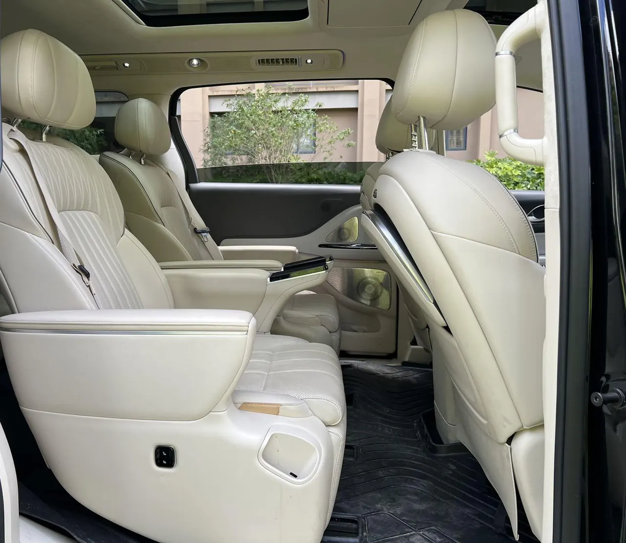 Voyah 2024 Dreamers PHEV 1.5T Long Endurance Premium Edition Automatic Gear 14