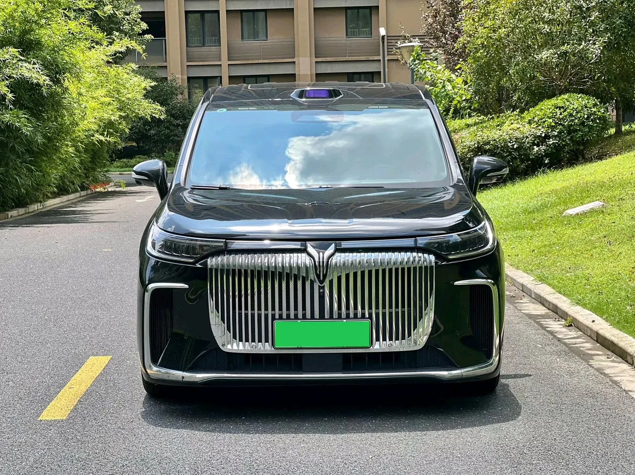 Voyah 2024 Dreamers PHEV 1.5T Long Endurance Premium Edition Automatic Gear 2