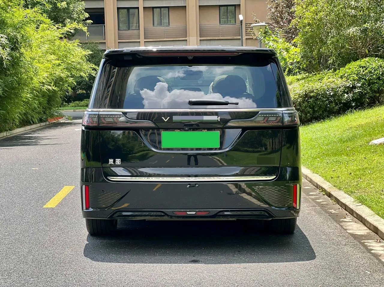 Voyah 2024 Dreamers PHEV 1.5T Long Endurance Premium Edition Automatic Gear 4