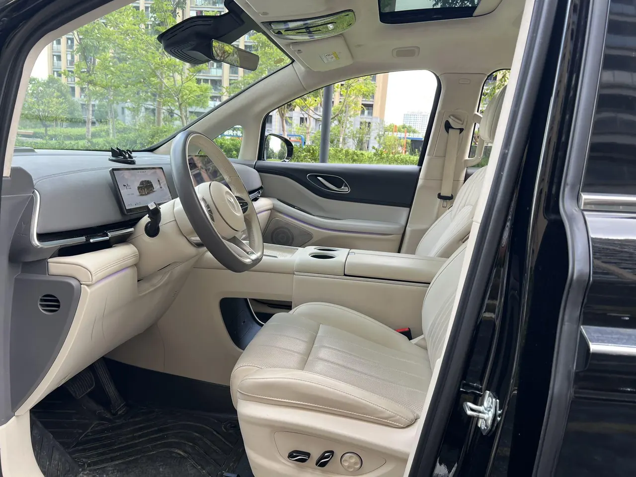 Voyah 2024 Dreamers PHEV 1.5T Long Endurance Premium Edition Automatic Gear 7