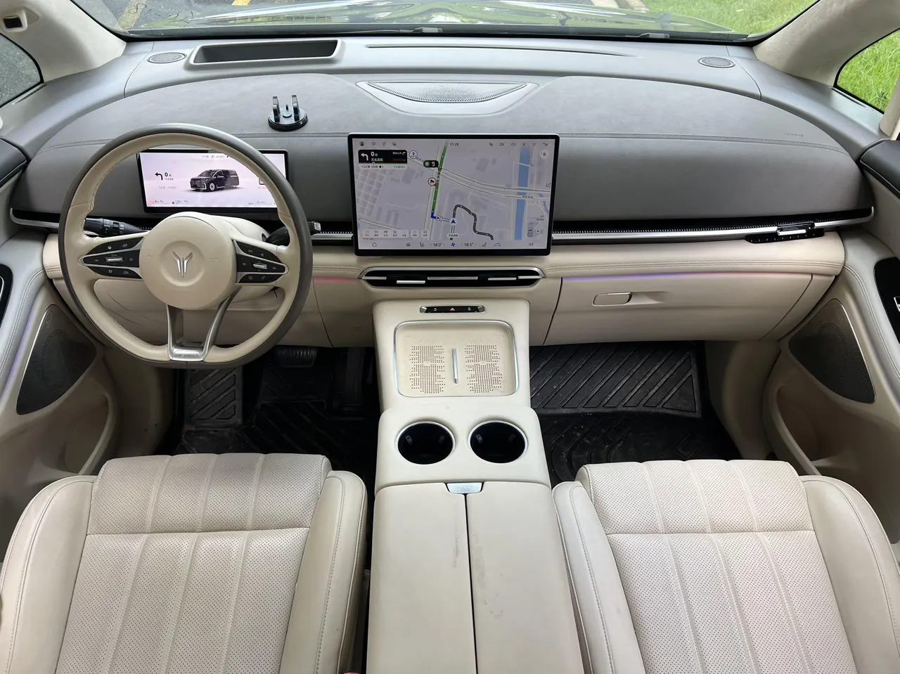 Voyah 2024 Dreamers PHEV 1.5T Long Endurance Premium Edition Automatic Gear 8