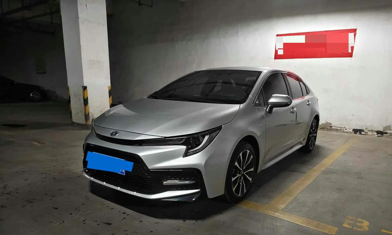 打开图片灯箱:Toyota 2022 Lei Ling Shuangqing 1.8H Stepless Sports Edition Automatic Gear