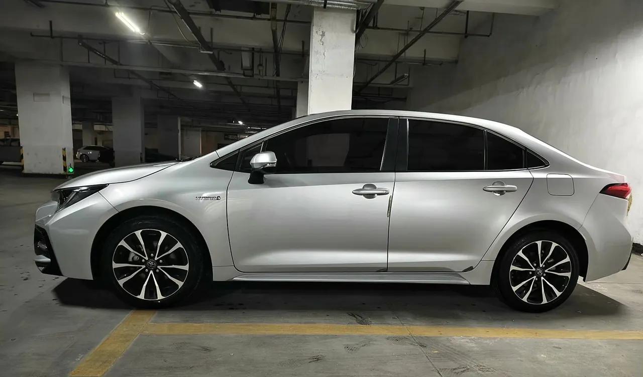 Toyota 2022 Lei Ling Shuangqing 1.8H Stepless Sports Edition Automatic Gear 4