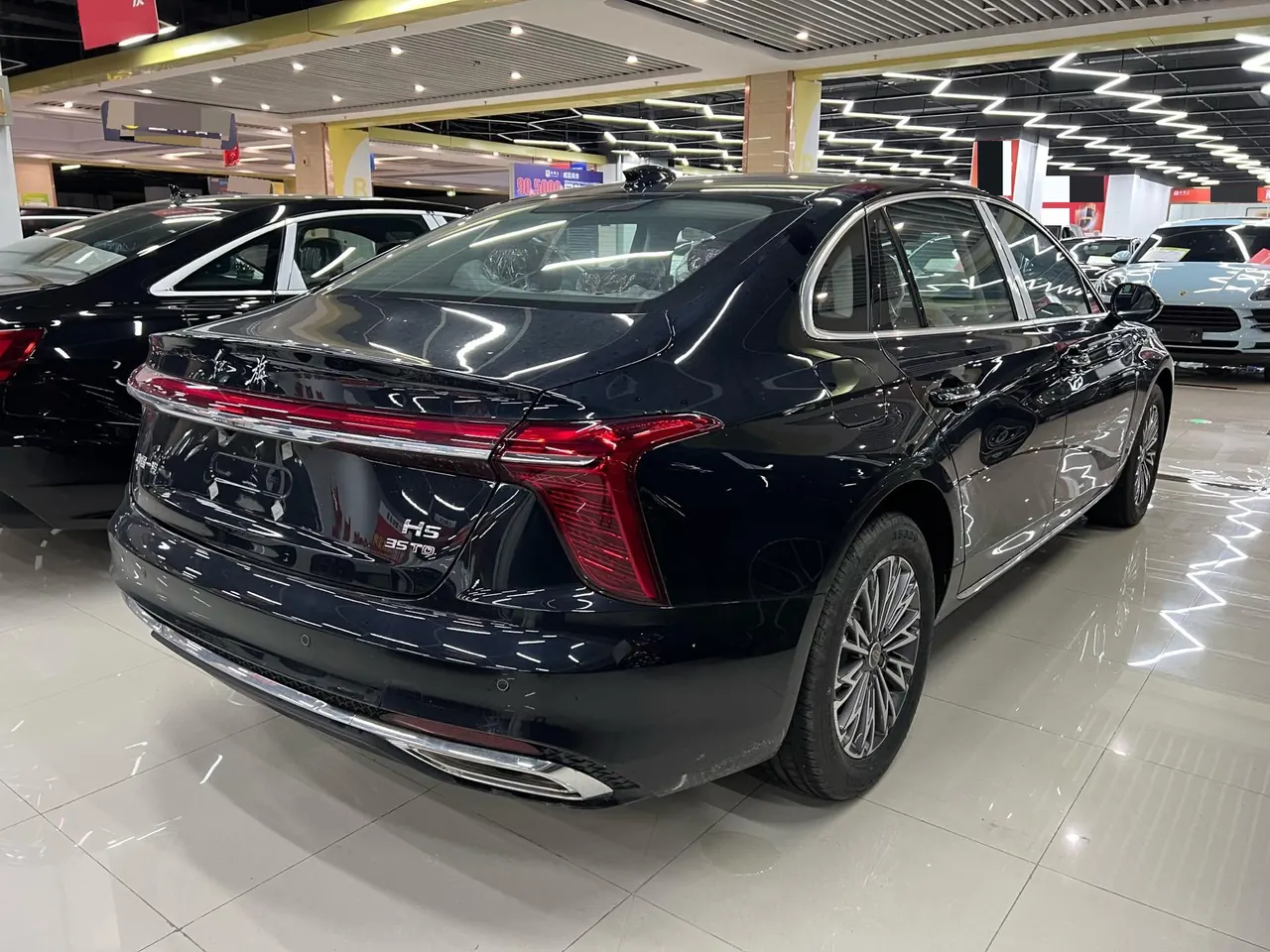 HongQi 2025 H5 1.5T Flag Rhyme 500000 Commemorative Automatic Gear 8