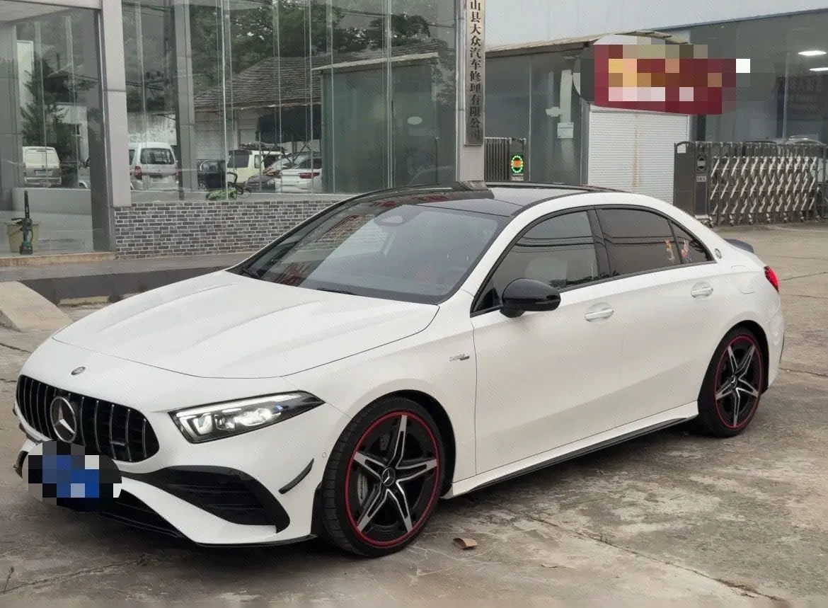打开图片灯箱:Mercedes Benz Class A AMG (Imported) 2024 A 35 AMG 4MATIC 48V 2.0T Automatic Gear