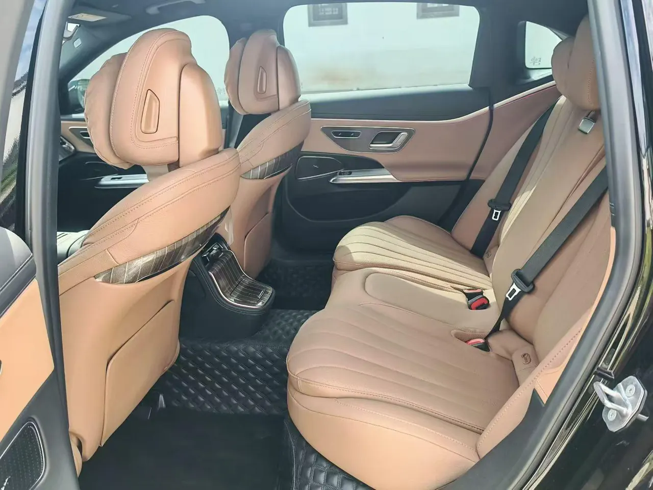 Mercedes Benz E-Class 2025 model E 300 L 48V 2.0T Luxury Edition Automatic 4