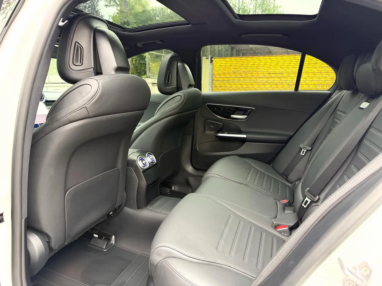 Mercedes Benz Class C 2025 C 260 L 48V 1.5T Sports Edition Automatic Gear 4