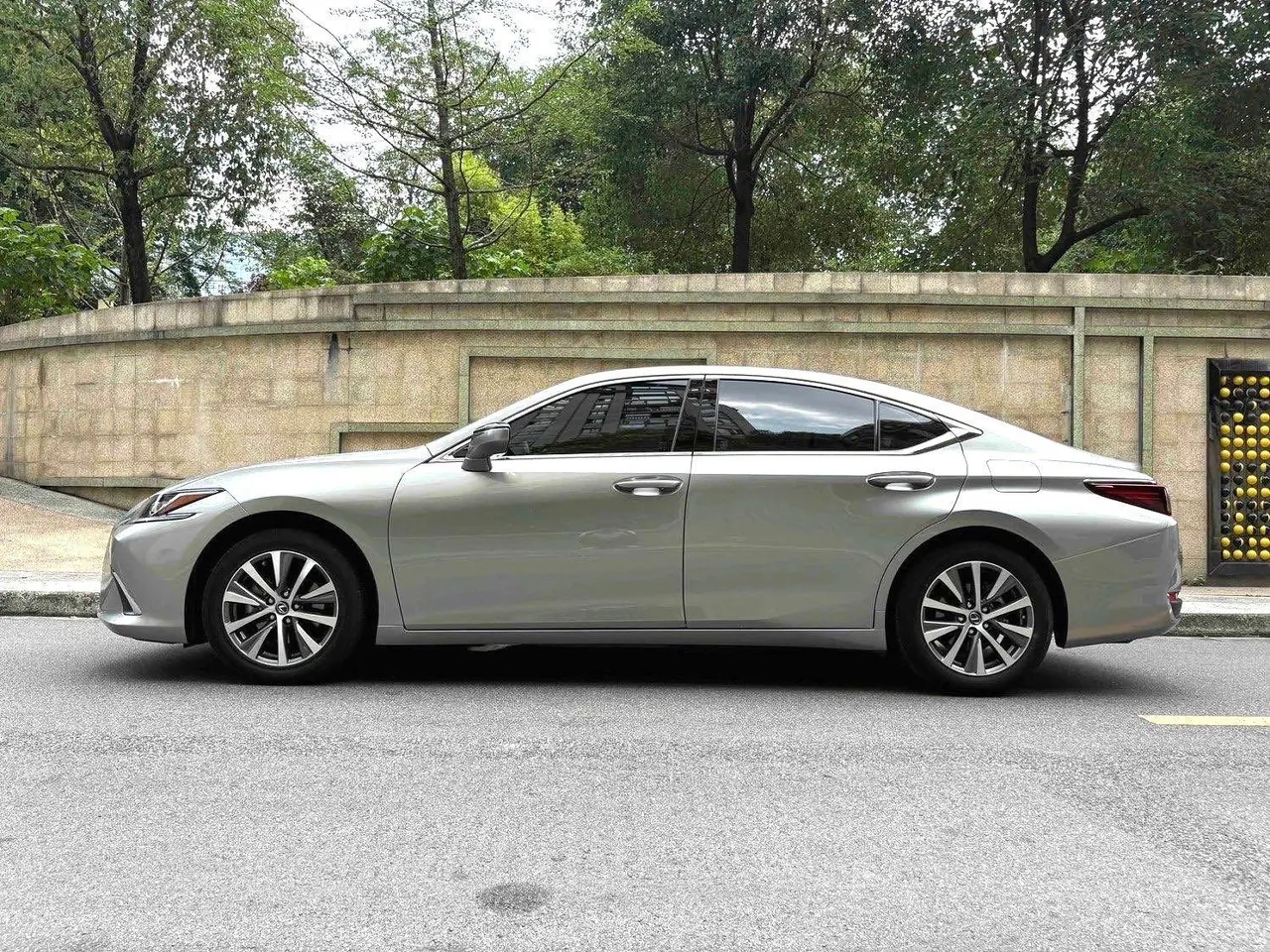 Lexus ES (Imported) 2020 ES200 2.0 Stepless Deluxe Edition Automatic Gear 3