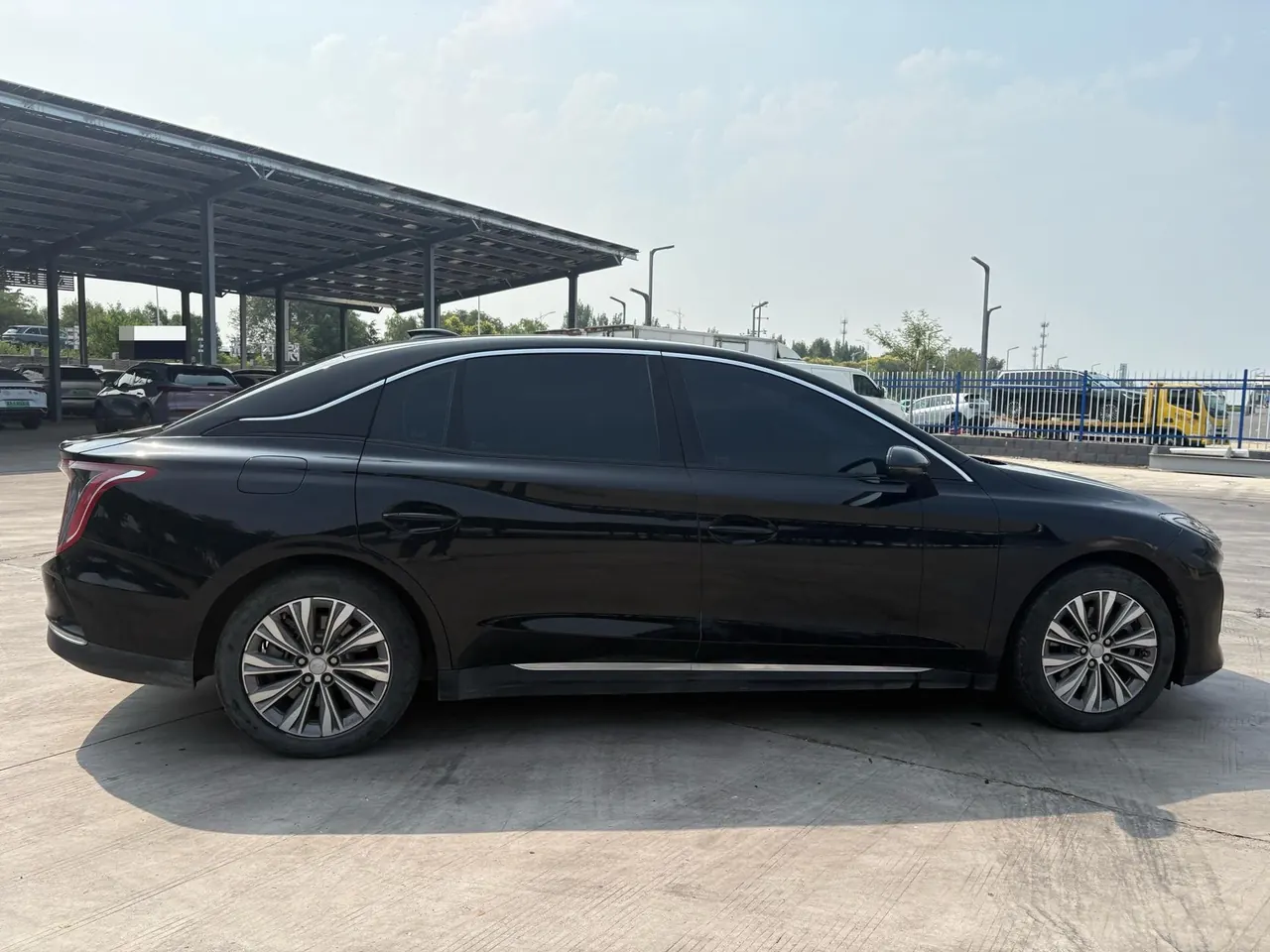 HongQi 2023 E-QM5 Basic Travel Edition (Modified) Automatic Gear 7