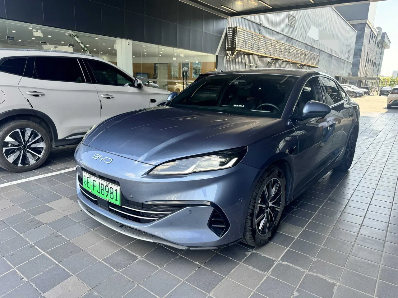 打开图片灯箱:BYD 2025 seals 06 DM-i 1.5 stepless smart driving version 120KM exclusive automatic gear