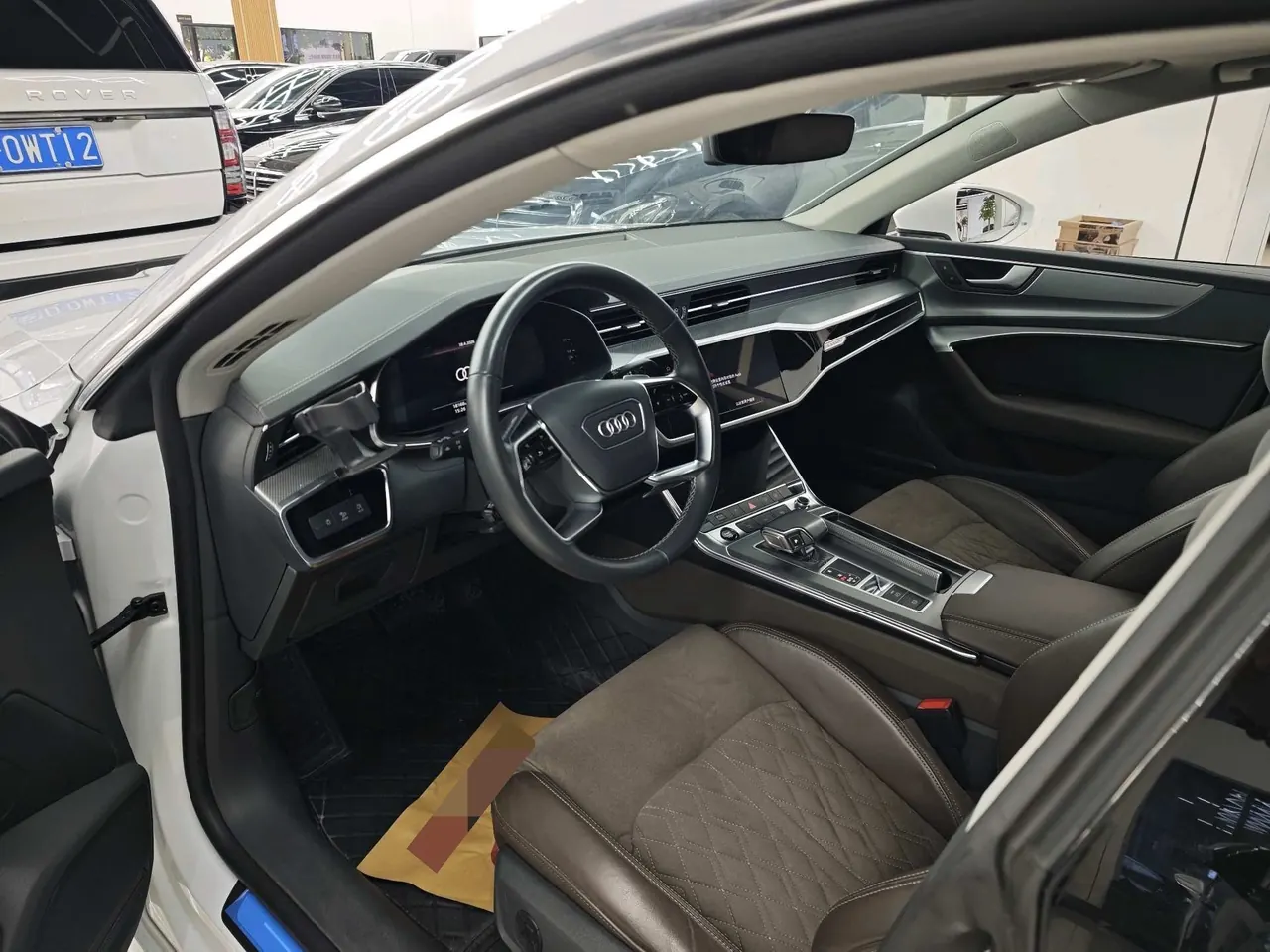 Audi 2024 A7L 2.0TFSI 45TFSI Quattro S-line see remote crystal flow set automatic gear 4