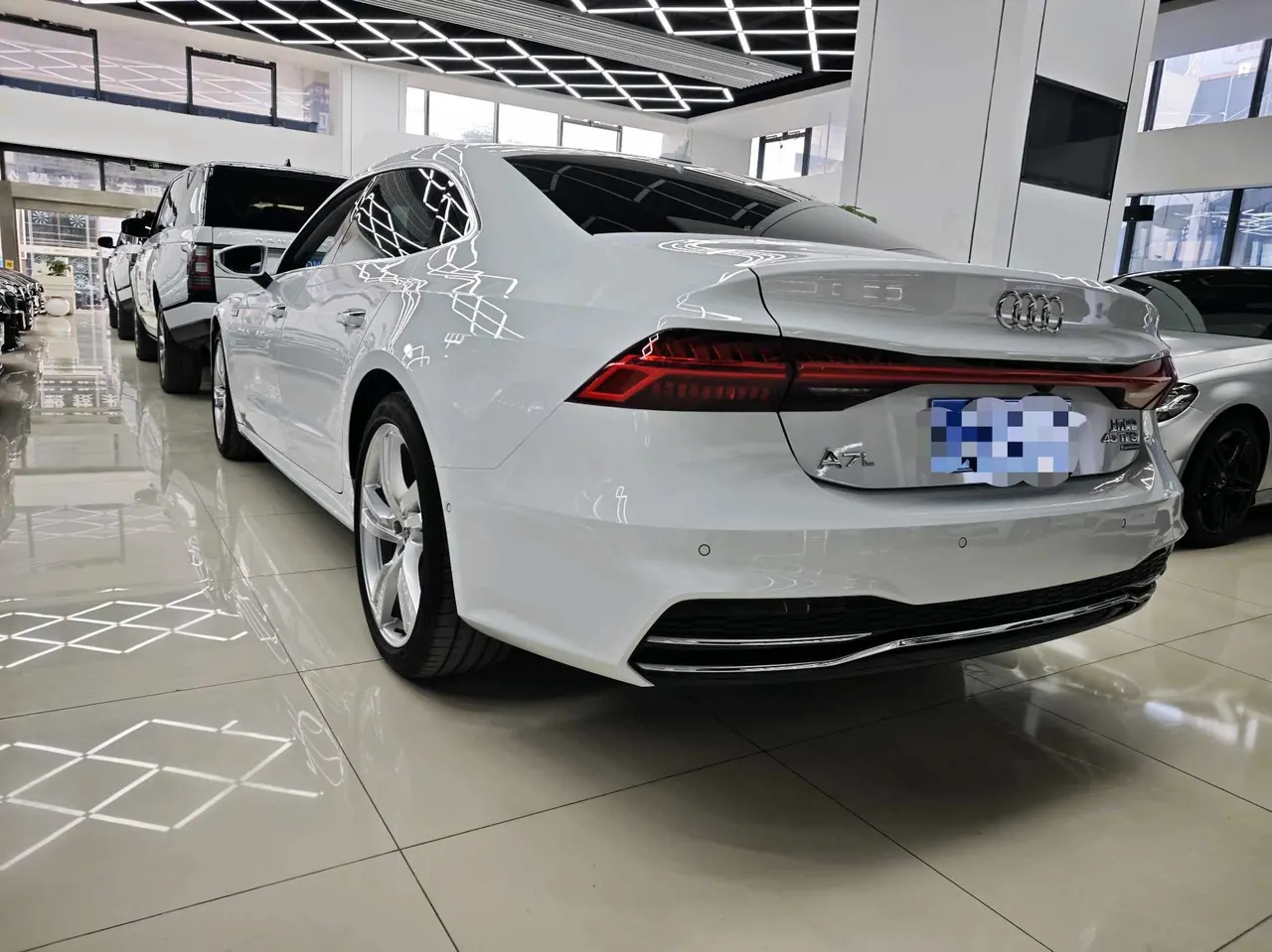 Audi 2024 A7L 2.0TFSI 45TFSI Quattro S-line see remote crystal flow set automatic gear 6