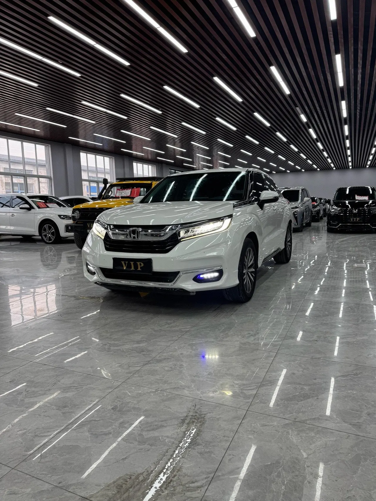 Open image lightbox: Honda 2020 Crown Road 2.0T 370TURBO Two-Drive Deluxe Automatic Gear