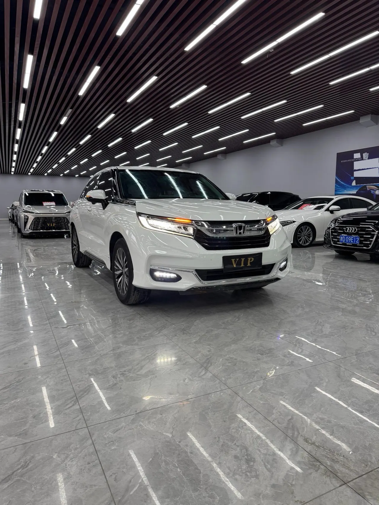 Honda 2020 Crown Road 2.0T 370TURBO Two-Drive Deluxe Automatic Gear 2