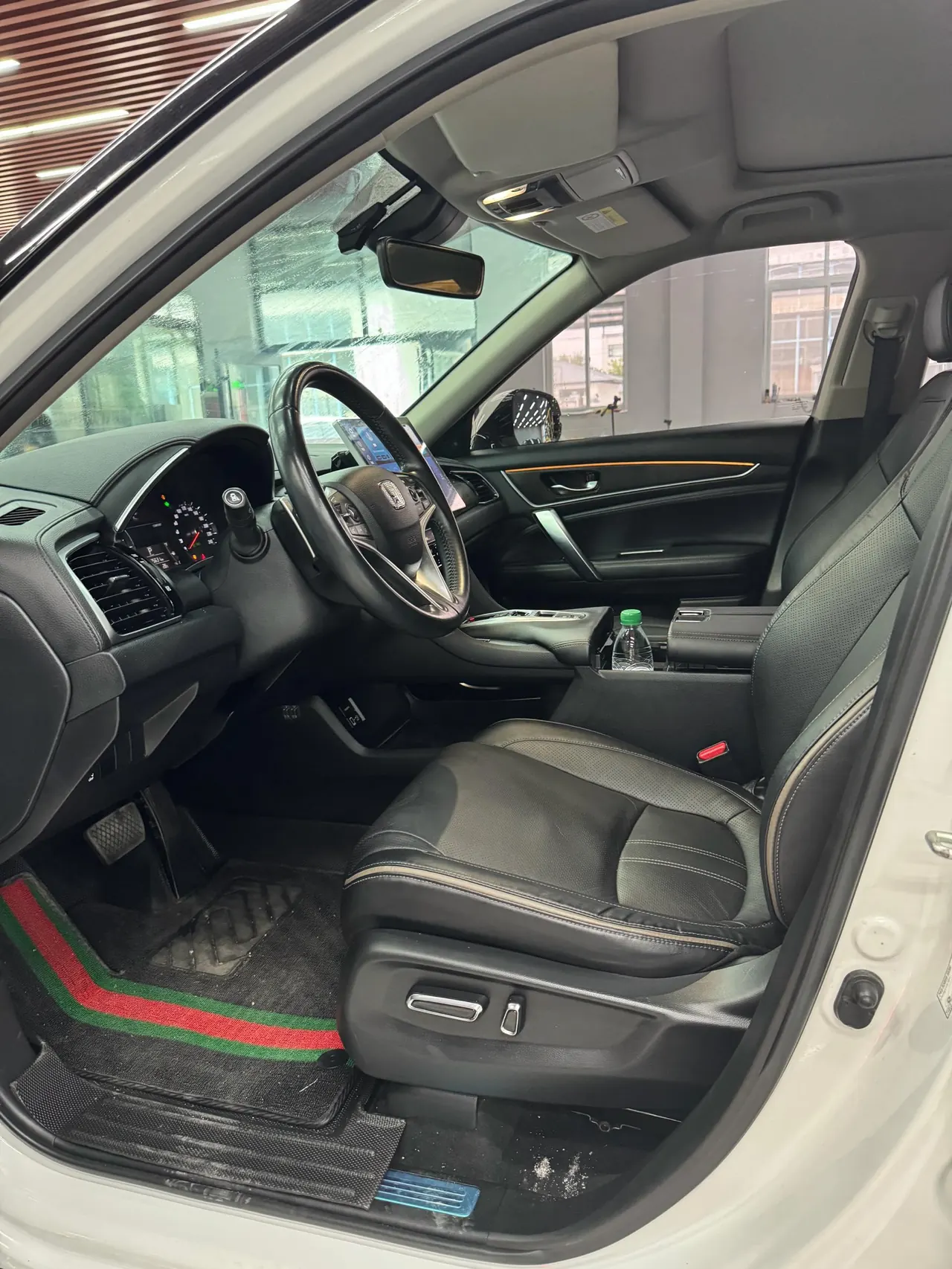 Honda 2020 Crown Road 2.0T 370TURBO Two-Drive Deluxe Automatic Gear 4
