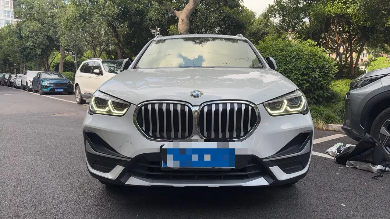 BMW 2020 X1 sDrive20Li 1.5T exclusive automatic gear 2