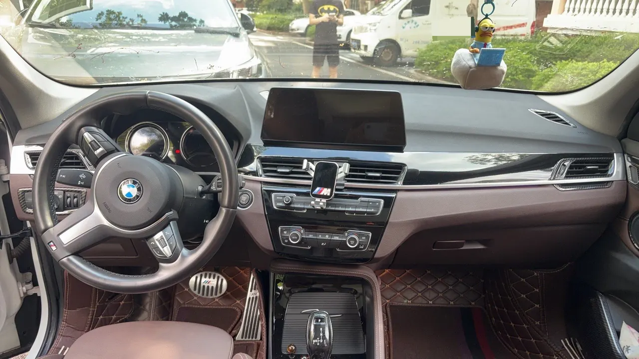 BMW 2020 X1 sDrive20Li 1.5T exclusive automatic gear 3