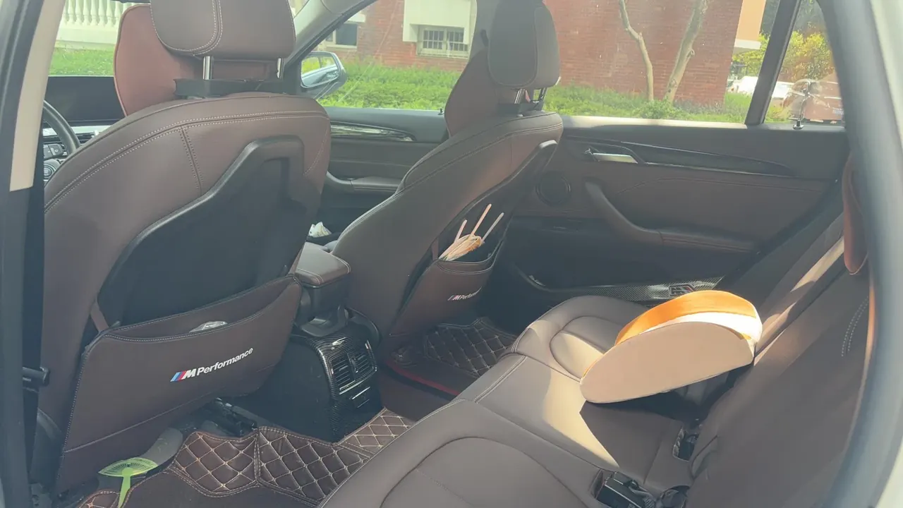 BMW 2020 X1 sDrive20Li 1.5T exclusive automatic gear 5