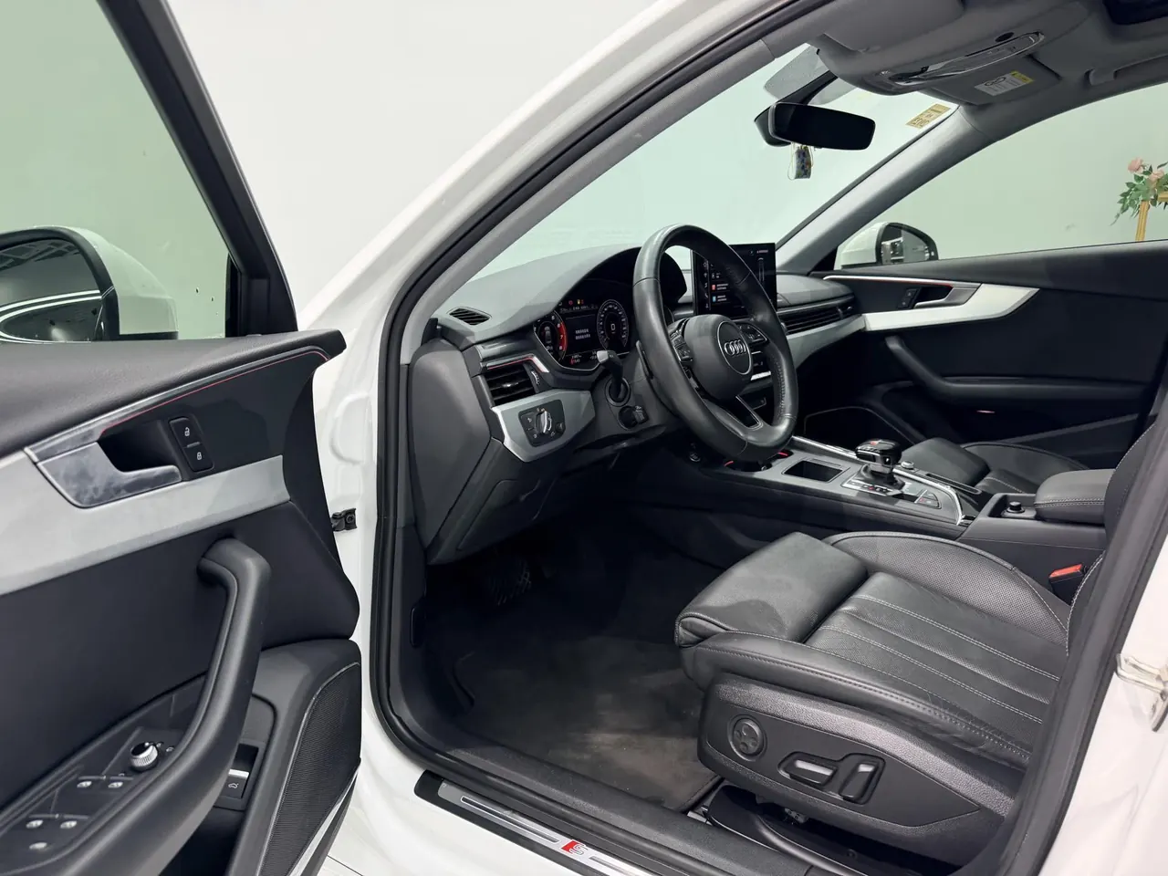 Audi 2020 A4L 2.0TFSI 40TFSI Deluxe Dynamic Automatic 4