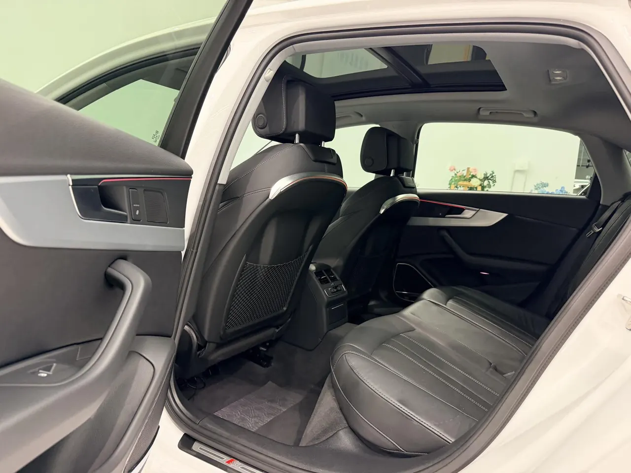 Audi 2020 A4L 2.0TFSI 40TFSI Deluxe Dynamic Automatic 6
