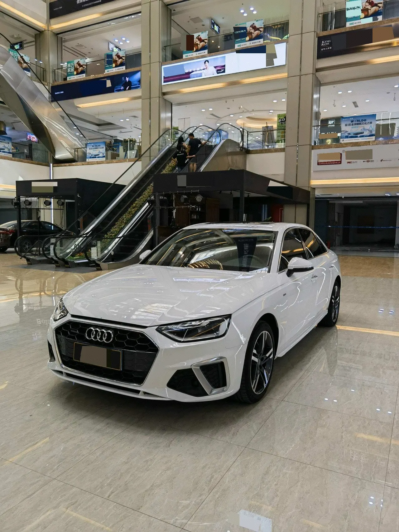 Open image lightbox: Audi 2020 A4L 2.0TFSI 40TFSI Quattro Deluxe Dynamic Automatic
