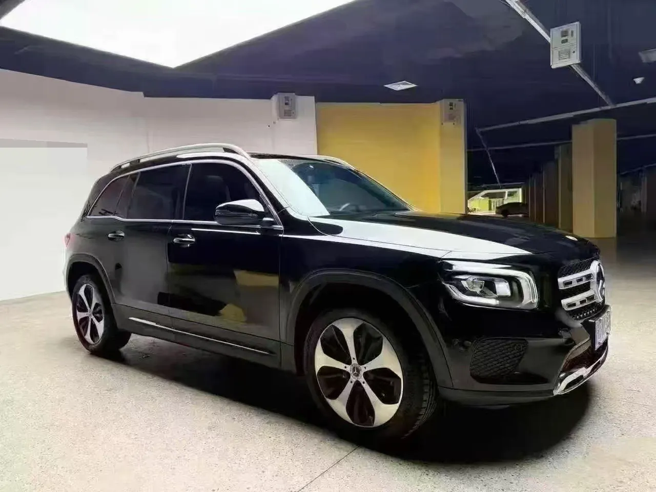 Mercedes Benz 2023 GLB 220 2.0T Fashion Automatic 3