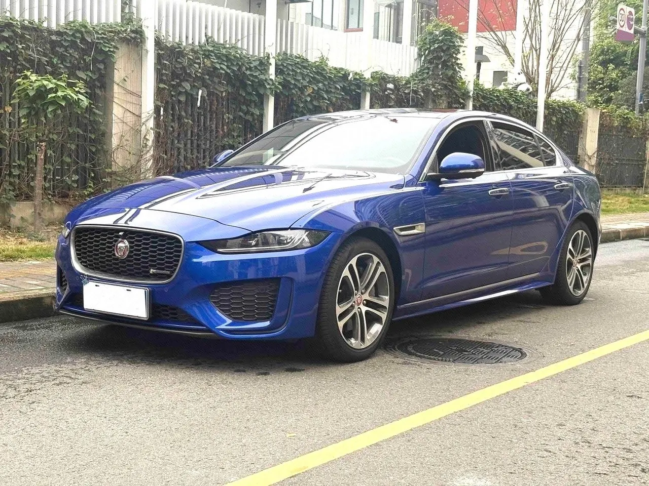 打开图片灯箱:Jaguar 2020 XEL 2.0T 200PS R-DYNAMIC S Enterprising Sports Edition Automatic Gear